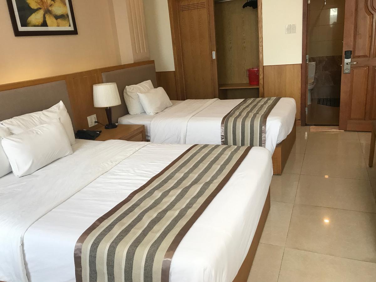 Elegant Hotel Pleiku Exterior photo