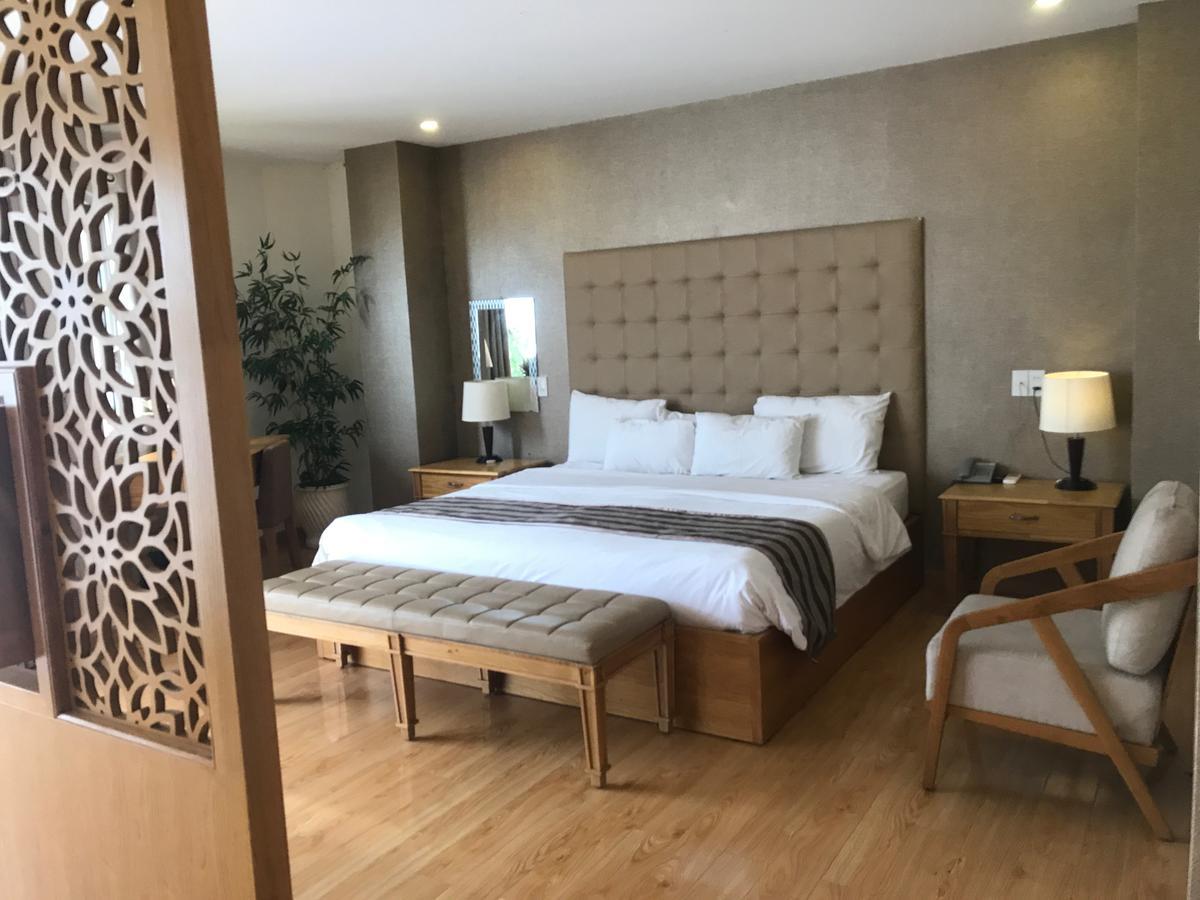 Elegant Hotel Pleiku Exterior photo