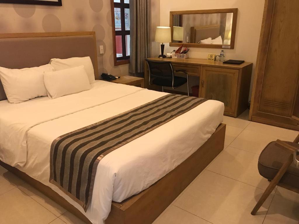 Elegant Hotel Pleiku Exterior photo